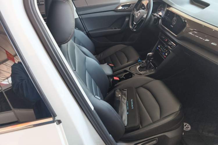 Used Volkswagen Tharu 2021 280TSI Two-Wheel-Drive Luxury Plus Edition Right Front Seat
