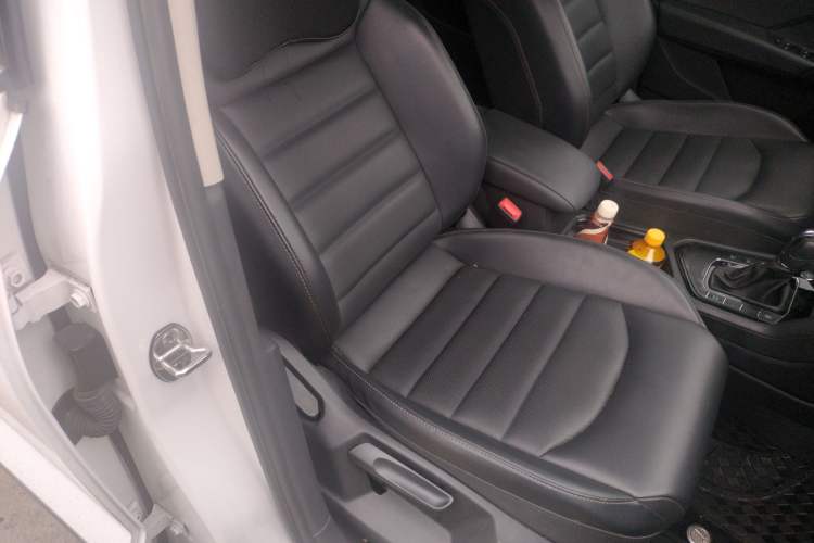 Used Volkswagen Tharu 2021 280TSI Two-Wheel-Drive Luxury Plus Edition Right Front Seat