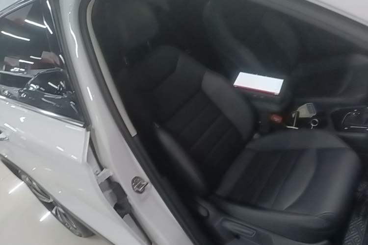 Used Volkswagen Tharu 2021 280TSI Two-Wheel-Drive Luxury Plus Edition Right Front Seat