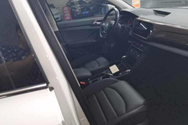 Used Volkswagen Tharu 2021 280TSI Two-Wheel-Drive Luxury Plus Edition Right Front Seat