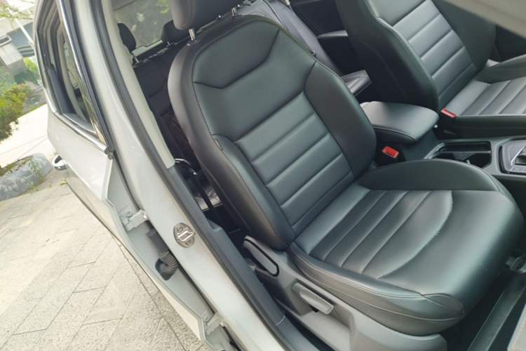 Used Volkswagen Tharu 2021 280TSI Two-Wheel-Drive Luxury Plus Edition Right Front Seat
