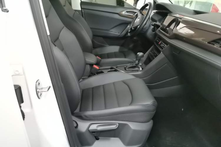 Used Volkswagen Tharu 2021 280TSI Two-Wheel-Drive Luxury Plus Edition Right Front Seat