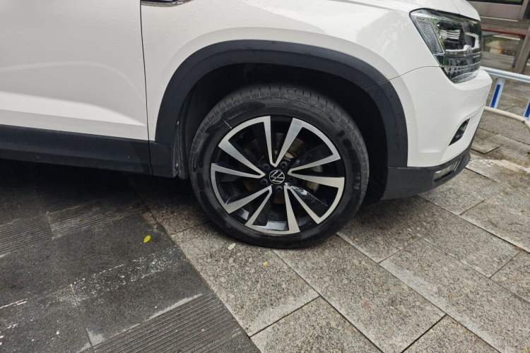 Used Volkswagen Tharu 2021 280TSI Two-Wheel-Drive Luxury Plus Edition Right Front Wheel Hub
