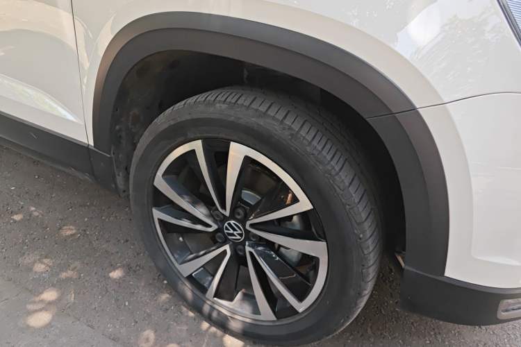 Used Volkswagen Tharu 2021 280TSI Two-Wheel-Drive Luxury Plus Edition Right Front Wheel Hub