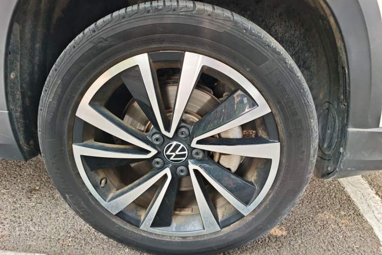 Used Volkswagen Tharu 2021 280TSI Two-Wheel-Drive Luxury Plus Edition Right Front Wheel Hub