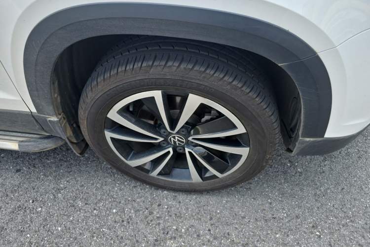 Used Volkswagen Tharu 2021 280TSI Two-Wheel-Drive Luxury Plus Edition Right Front Wheel Hub