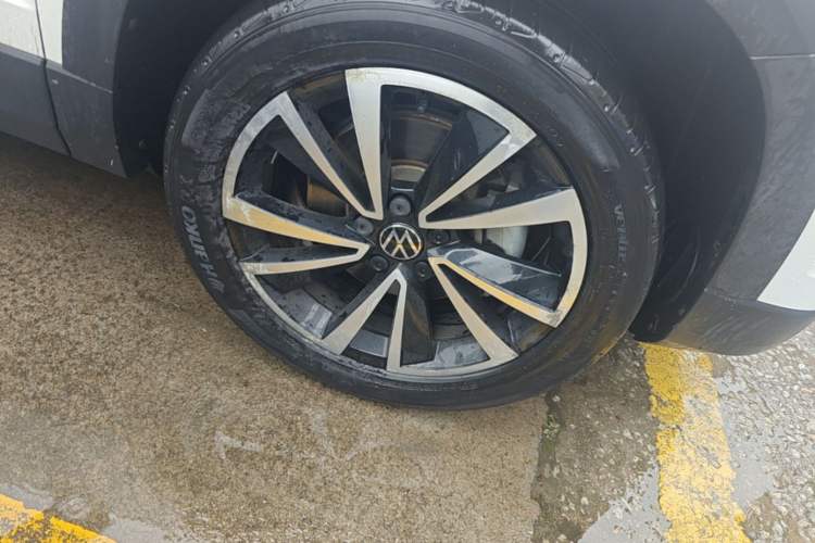 Used Volkswagen Tharu 2021 280TSI Two-Wheel-Drive Luxury Plus Edition Right Front Wheel Hub