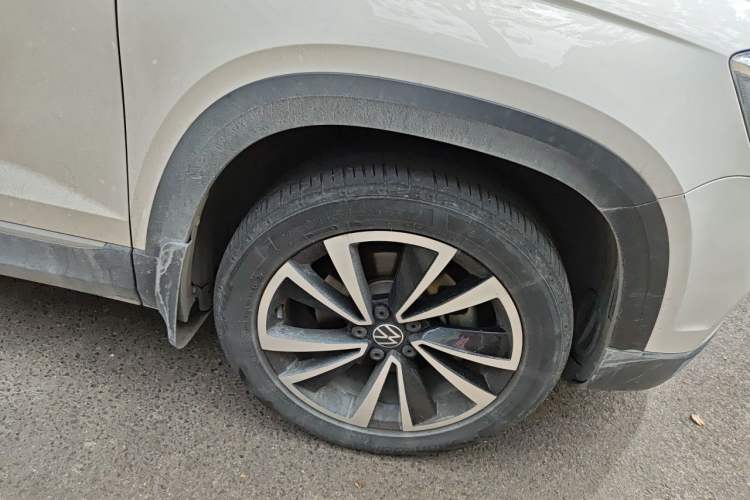 Used Volkswagen Tharu 2021 330TSI All-Wheel Drive Luxury PLUS Version Right Front Wheel Hub