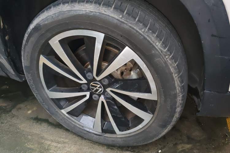 Used Volkswagen Tharu 2021 280TSI Two-Wheel-Drive Luxury Plus Edition Right Front Wheel Hub