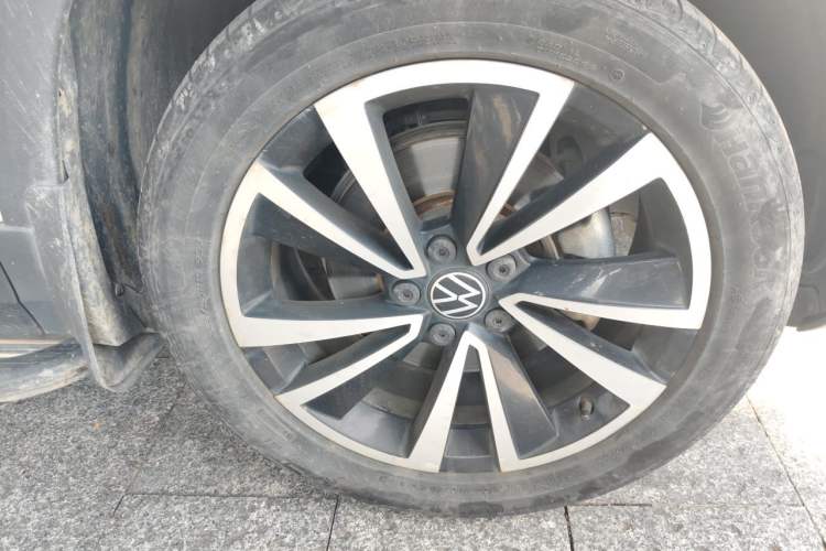 Used Volkswagen Tharu 2021 280TSI Two-Wheel-Drive Luxury Plus Edition Right Front Wheel Hub