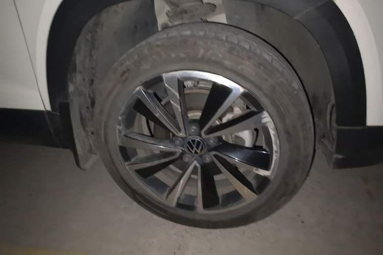 Used Volkswagen Tharu 2021 280TSI Two-Wheel-Drive Luxury Plus Edition Right Front Wheel Hub
