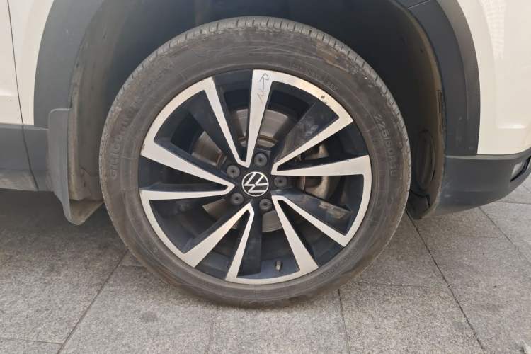 Used Volkswagen Tharu 2021 280TSI Two-Wheel-Drive Luxury Plus Edition Right Front Wheel Hub