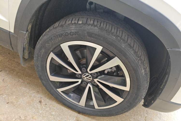 Used Volkswagen Tharu 2021 280TSI Two-Wheel-Drive Luxury Plus Edition Right Front Wheel Hub