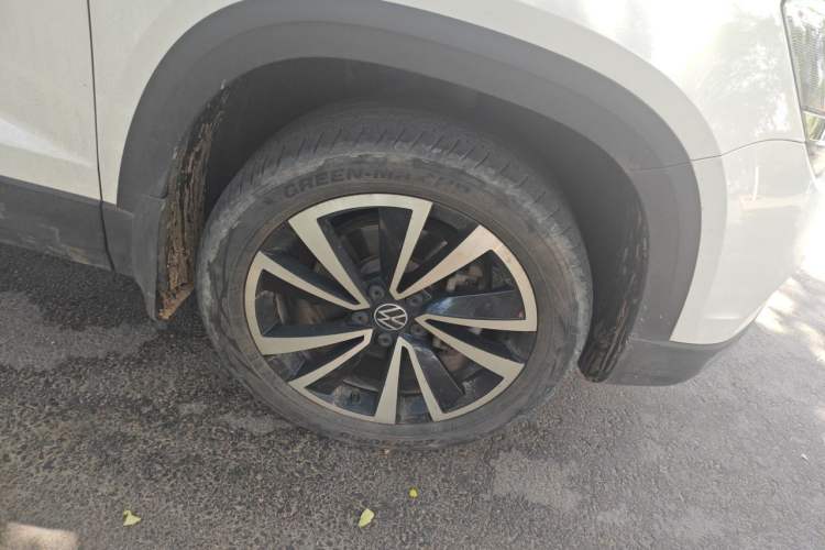 Used Volkswagen Tharu 2021 280TSI Two-Wheel-Drive Luxury Plus Edition Right Front Wheel Hub