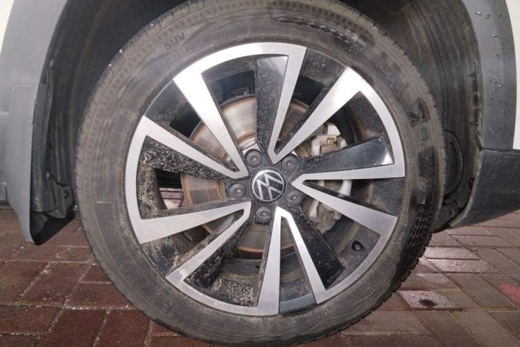 Used Volkswagen Tharu 2021 280TSI Two-Wheel-Drive Luxury Plus Edition Right Front Wheel Hub