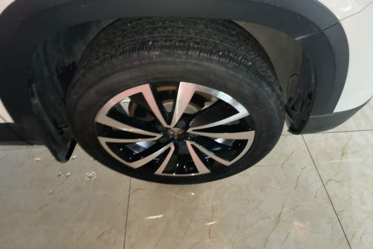 Used Volkswagen Tharu 2021 280TSI Two-Wheel-Drive Luxury Plus Edition Right Front Wheel Hub