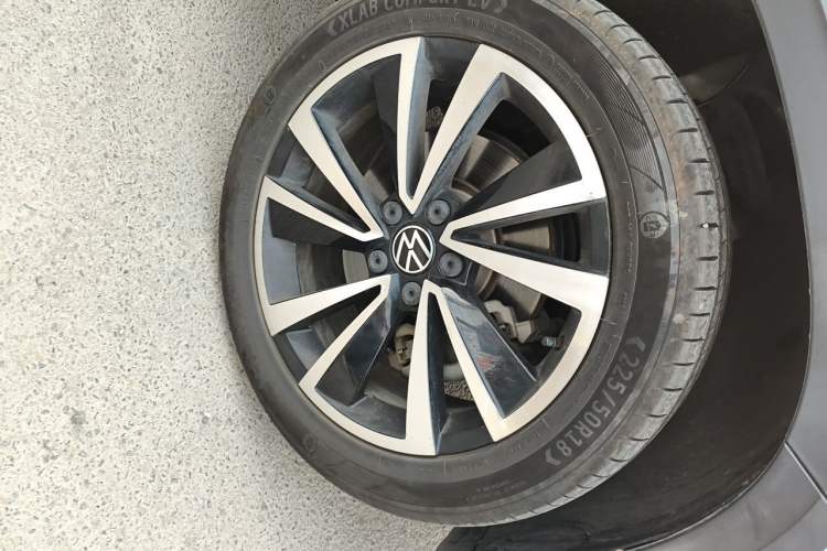 Used Volkswagen Tharu 2021 280TSI Two-Wheel-Drive Luxury Plus Edition Right Front Wheel Hub
