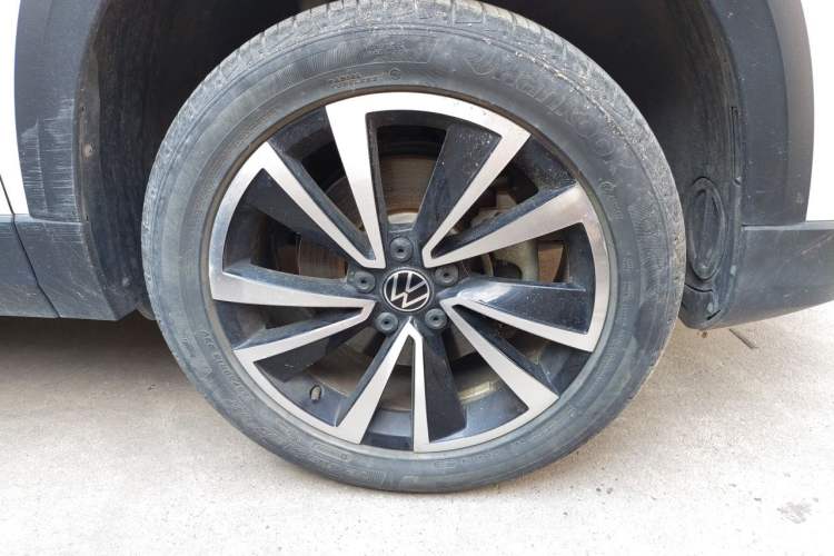 Used Volkswagen Tharu 2021 280TSI Two-Wheel-Drive Luxury Plus Edition Right Front Wheel Hub
