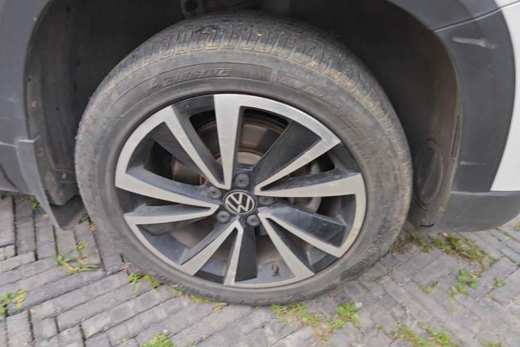 Used Volkswagen Tharu 2021 280TSI Two-Wheel-Drive Luxury Plus Edition Right Front Wheel Hub
