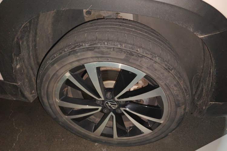 Used Volkswagen Tharu 2021 280TSI Two-Wheel-Drive Luxury Plus Edition Right Front Wheel Hub