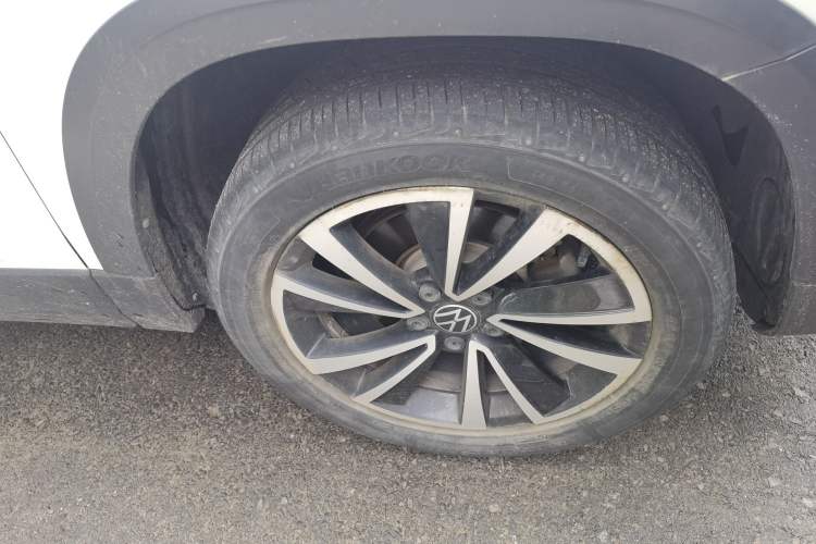 Used Volkswagen Tharu 2021 280TSI Two-Wheel-Drive Luxury Plus Edition Right Front Wheel Hub