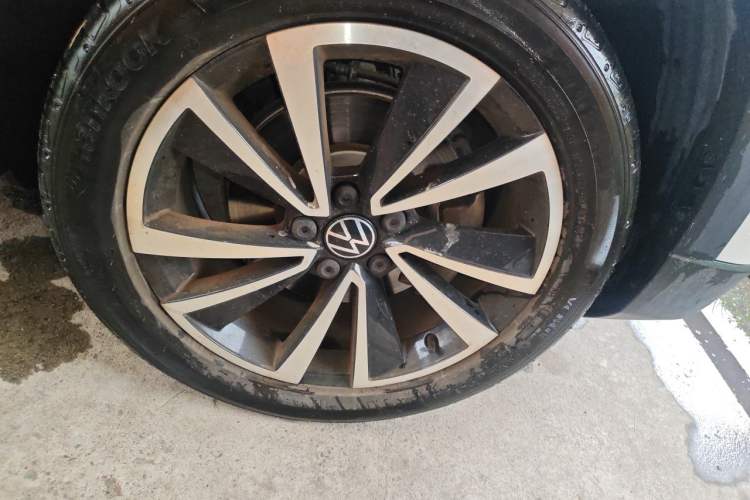 Used Volkswagen Tharu 2021 280TSI Two-Wheel-Drive Luxury Plus Edition Right Front Wheel Hub