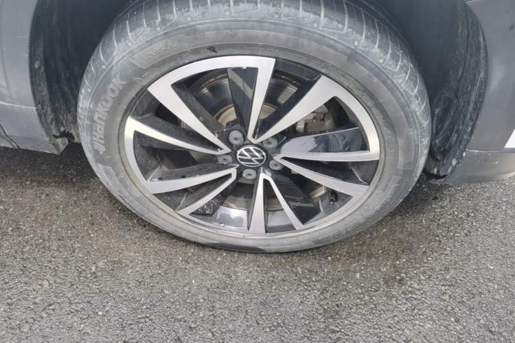 Used Volkswagen Tharu 2021 280TSI Two-Wheel-Drive Luxury Plus Edition Right Front Wheel Hub