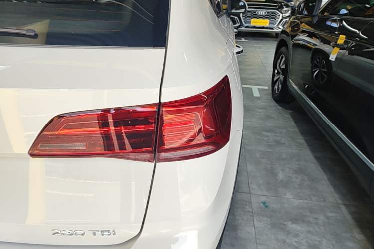 Used Volkswagen Tharu 2021 280TSI Two-Wheel-Drive Luxury Plus Edition Right Rear Taillight