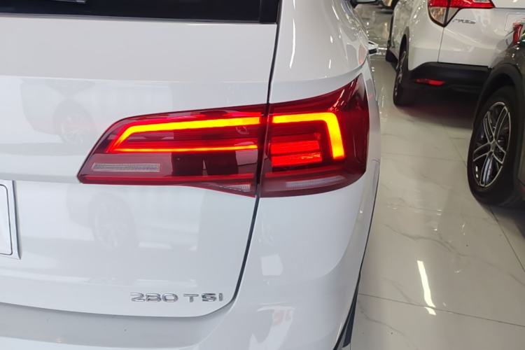 Used Volkswagen Tharu 2021 280TSI Two-Wheel-Drive Luxury Plus Edition Right Rear Taillight