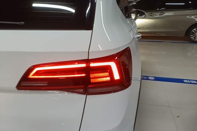 Used Volkswagen Tharu 2021 280TSI Two-Wheel-Drive Luxury Plus Edition Right Rear Taillight