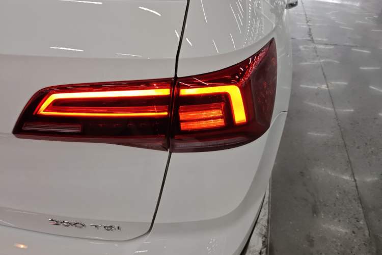 Used Volkswagen Tharu 2021 280TSI Two-Wheel Drive Comfort Edition Right Rear Taillight