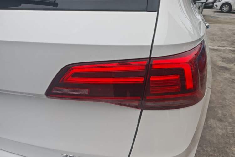 Used Volkswagen Tharu 2021 280TSI Two-Wheel Drive Trend Edition Right Rear Taillight