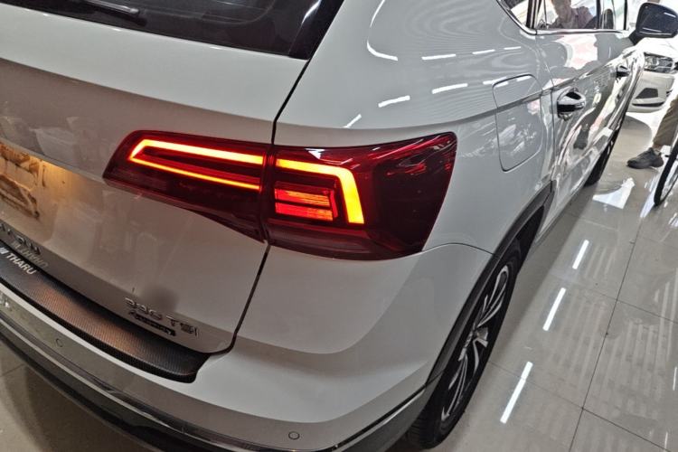 Used Volkswagen Tharu 2021 330TSI All-Wheel Drive Luxury PLUS Version Right Rear Taillight