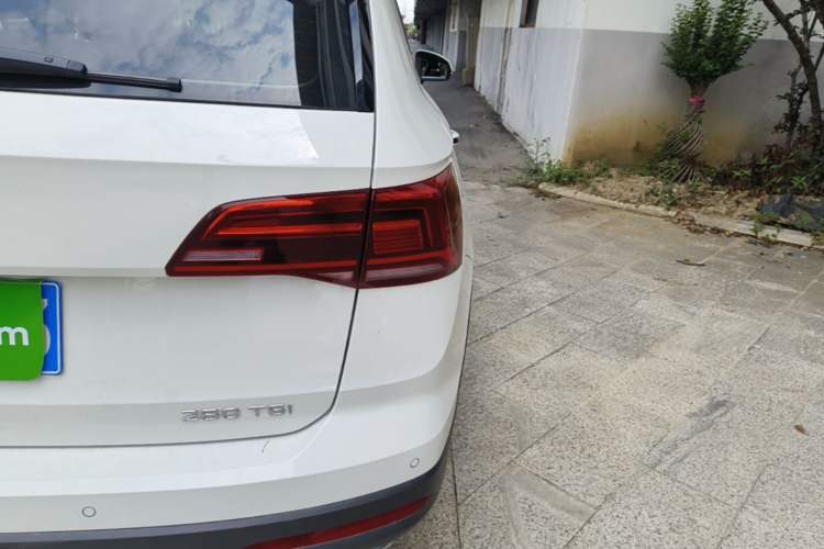 Used Volkswagen Tharu 2021 280TSI Two-Wheel-Drive Luxury Plus Edition Right Rear Taillight