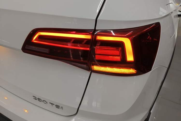 Used Volkswagen Tharu 2021 280TSI Two-Wheel-Drive Luxury Plus Edition Right Rear Taillight
