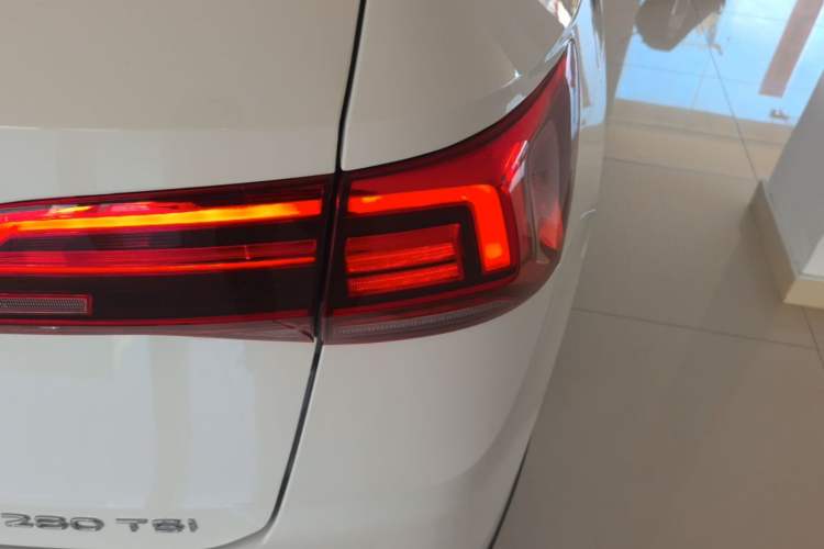 Used Volkswagen Tharu 2021 280TSI Two-Wheel Drive Trend Edition Right Rear Taillight