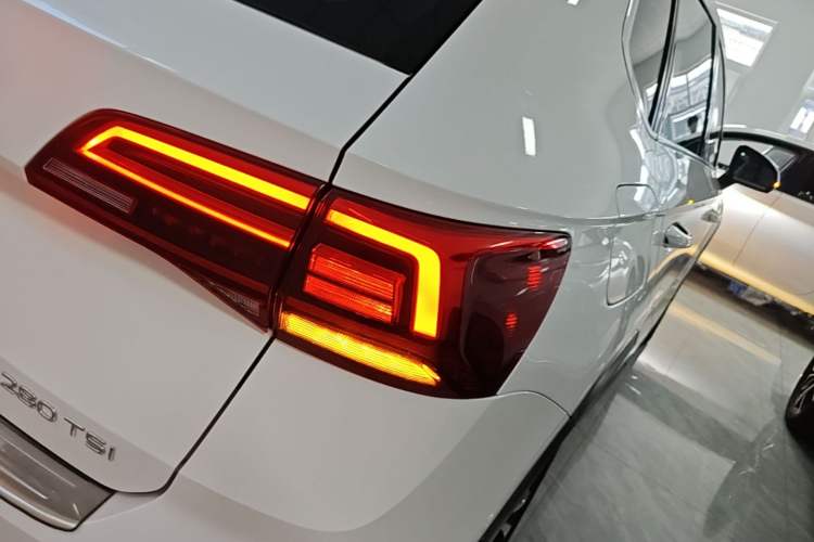 Used Volkswagen Tharu 2021 280TSI Two-Wheel-Drive Luxury Plus Edition Right Rear Taillight