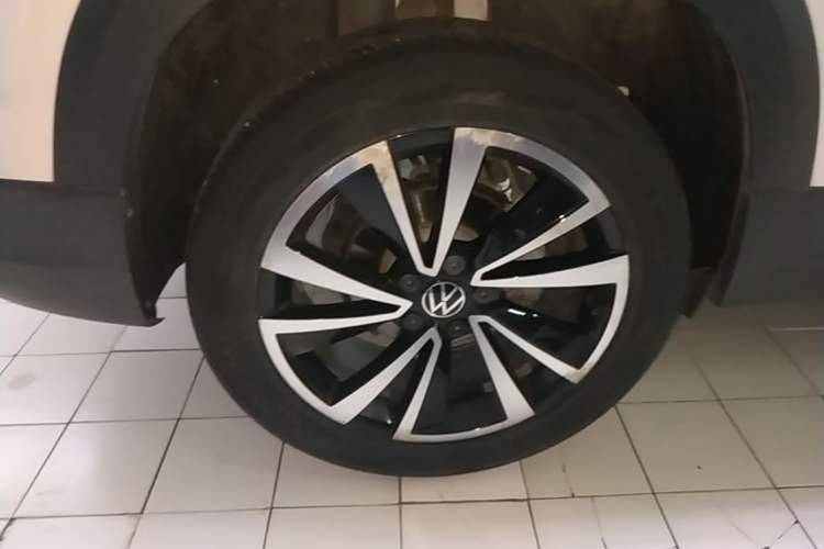 Used Volkswagen Tharu 2021 280TSI Two-Wheel-Drive Luxury Plus Edition Right Rear Wheel Hub