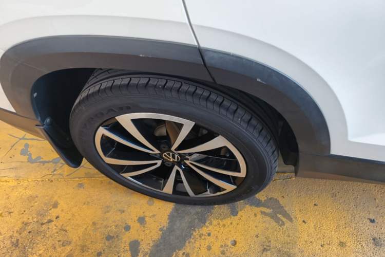 Used Volkswagen Tharu 2021 280TSI Two-Wheel-Drive Luxury Plus Edition Right Rear Wheel Hub