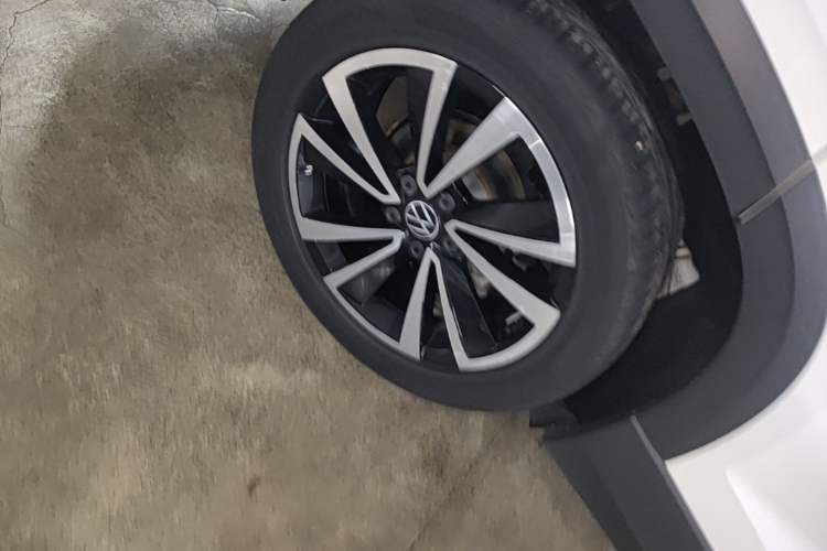 Used Volkswagen Tharu 2021 280TSI Two-Wheel-Drive Luxury Plus Edition Right Rear Wheel Hub