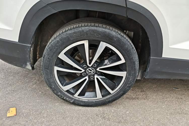 Used Volkswagen Tharu 2021 280TSI Two-Wheel-Drive Luxury Plus Edition Right Rear Wheel Hub