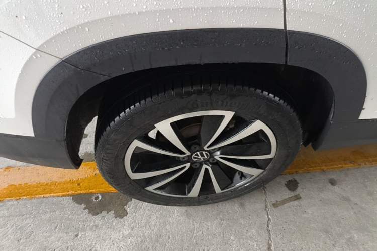 Used Volkswagen Tharu 2021 280TSI Two-Wheel-Drive Luxury Plus Edition Right Rear Wheel Hub