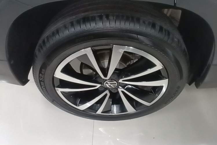 Used Volkswagen Tharu 2021 280TSI Two-Wheel-Drive Luxury Plus Edition Right Rear Wheel Hub