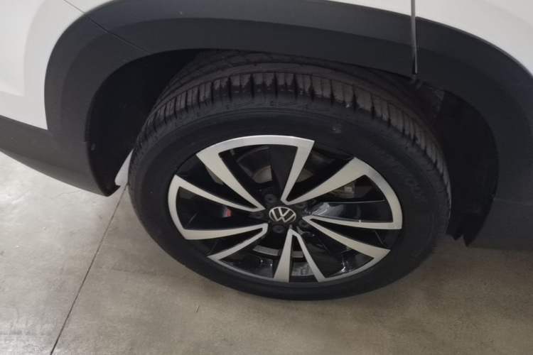 Used Volkswagen Tharu 2021 280TSI Two-Wheel-Drive Luxury Plus Edition Right Rear Wheel Hub