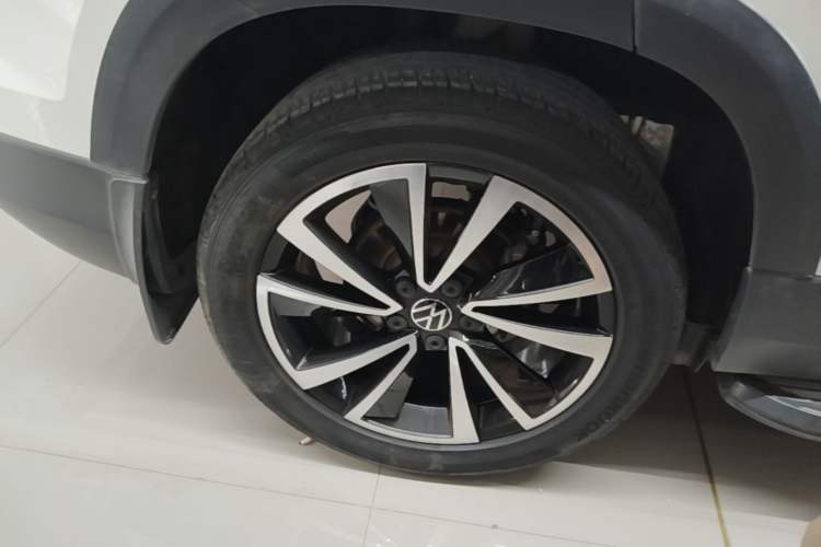 Used Volkswagen Tharu 2021 280TSI Two-Wheel-Drive Luxury Plus Edition Right Rear Wheel Hub
