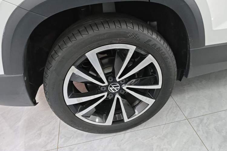 Used Volkswagen Tharu 2021 280TSI Two-Wheel-Drive Luxury Plus Edition Right Rear Wheel Hub