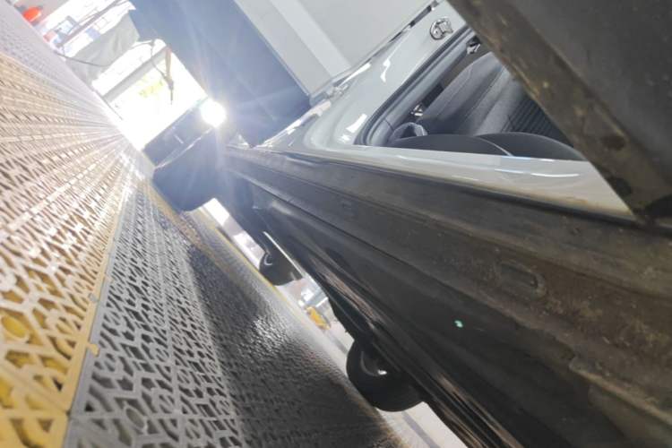 Used Volkswagen Tharu 2021 280TSI Two-Wheel Drive Trend Edition Right Side Sill