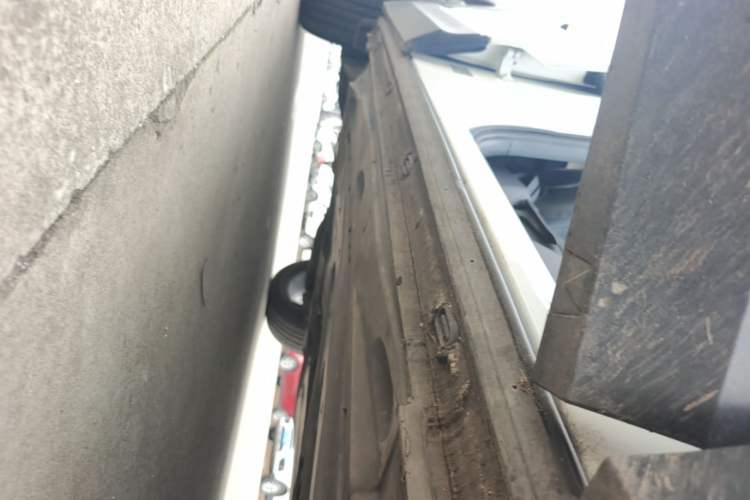 Used Volkswagen Tharu 2021 330TSI All-Wheel Drive Luxury PLUS Version Right Side Sill