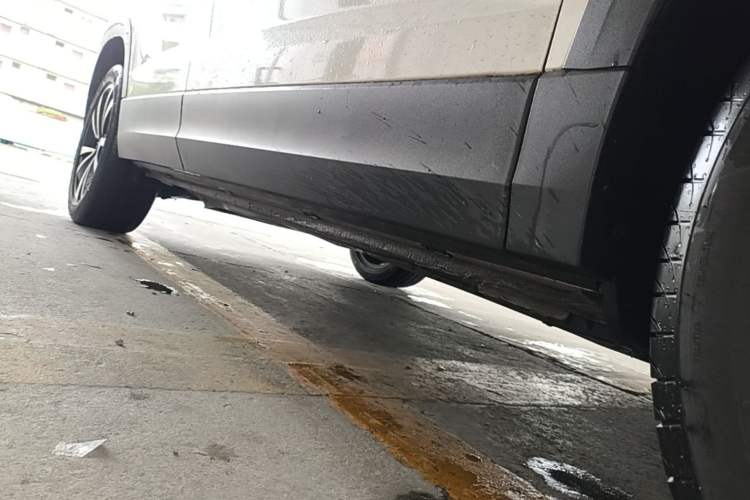 Used Volkswagen Tharu 2021 280TSI Two-Wheel-Drive Luxury Plus Edition Right Side Sill
