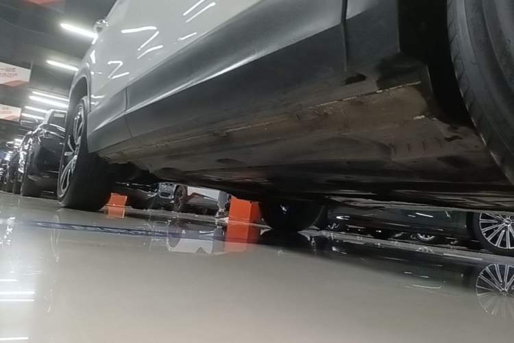 Used Volkswagen Tharu 2021 280TSI Two-Wheel-Drive Luxury Plus Edition Right Side Sill